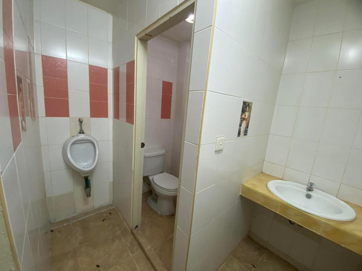 Nearthepark Backpack Hostel 2 Чиангмай Экстерьер фото